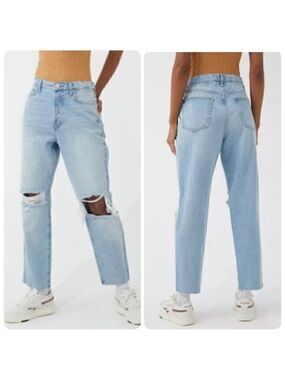 Urban Outfitters BDG Slim Straight Jeans Distressed Blown Knee Raw Hem Size 27